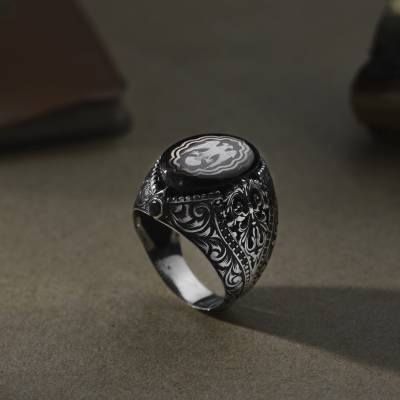 Oval Gravür Motifli Kartal Model 925 Ayar Gümüş Erkek Yüzük